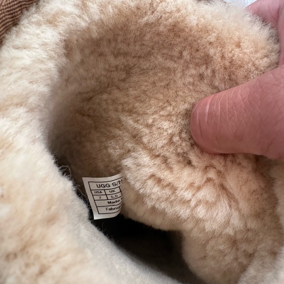 Women’s UGG Classic Tall II Boot - Picture 7 of 11